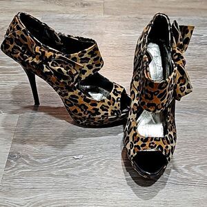 Leopard 🐆 heels